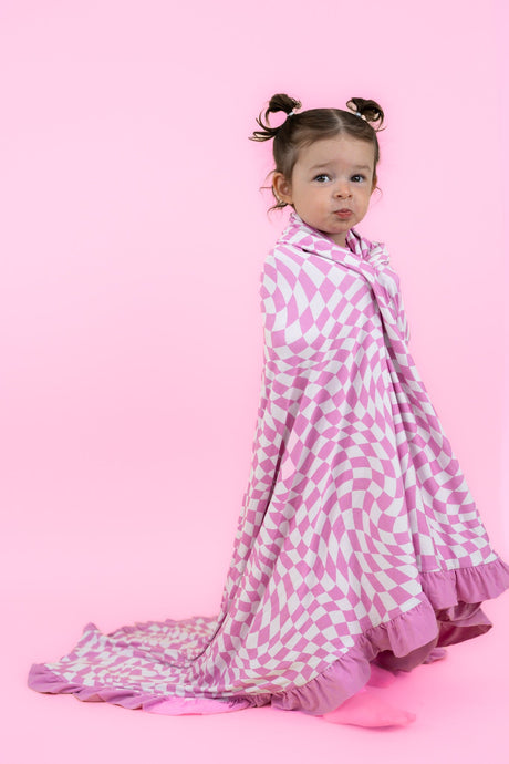 BUBBLEGUM WAVY CHECKERS DREAM RUFFLE BLANKET