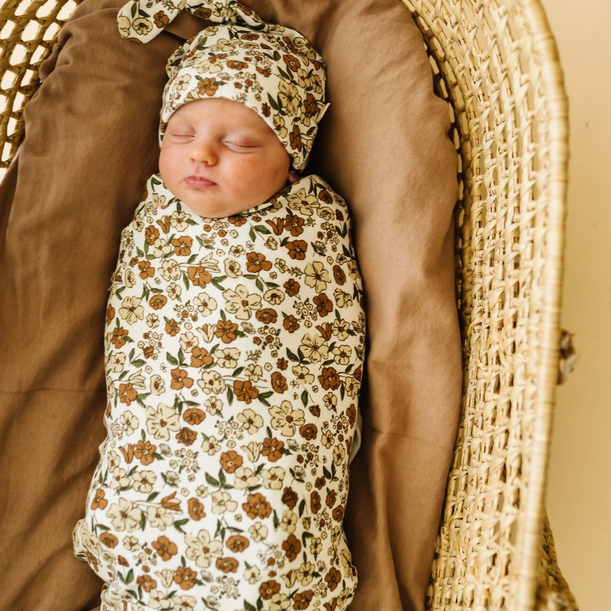 Organic Swaddle Blanket & Hat - Daffodil