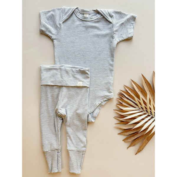 Short Sleeve Bamboo Organic Cotton Bodysuit |  Gray Stripe - HoneyBug 
