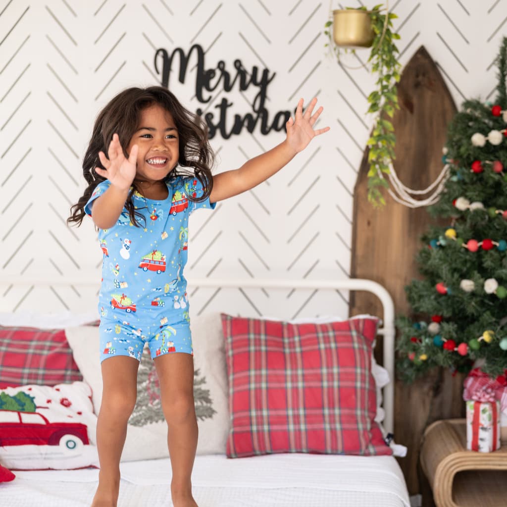 Christmas Day in Hawaiʻi Nei Short Bamboo Pajamas