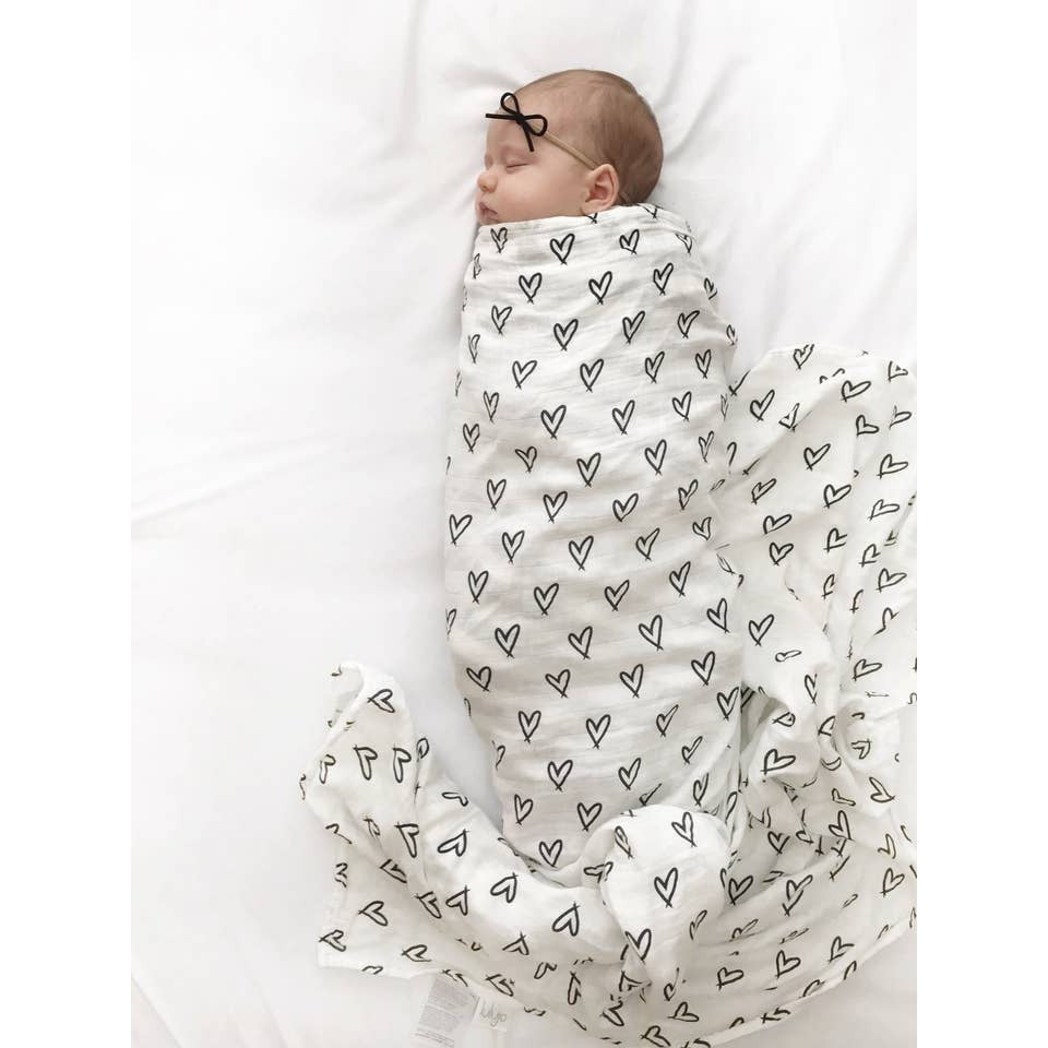 Deluxe Bamboo Swaddle - Messy Hearts - HoneyBug 