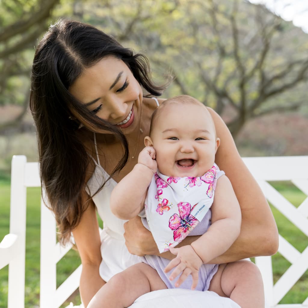 Hibiscus Kiss Bib