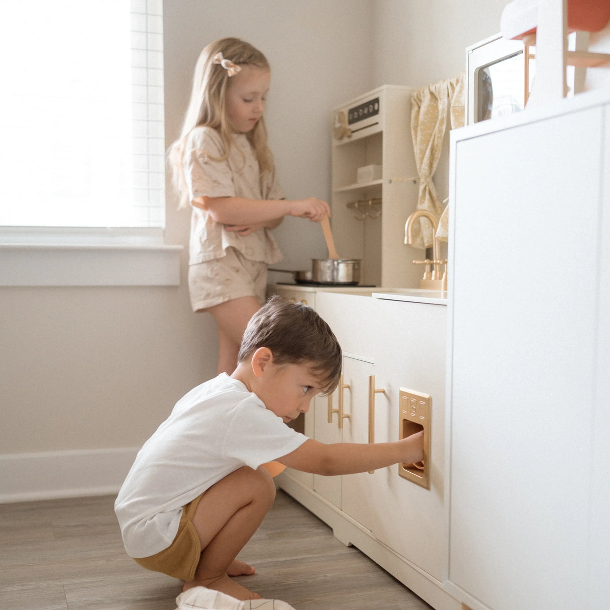 Tiny Land® Trendy Home Style Play Kitchen - HoneyBug 